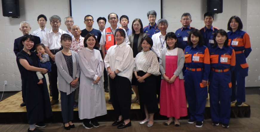 ふくしま防災推進ネットワークの構成メンバーの皆さんが集まって写っている集合写真