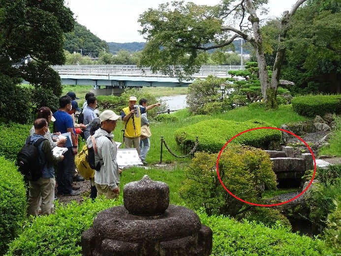 密語橋の場所を赤い丸で囲って分かりやすくしている写真
