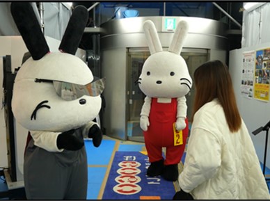 会話に混ざれず寂しげなももりん