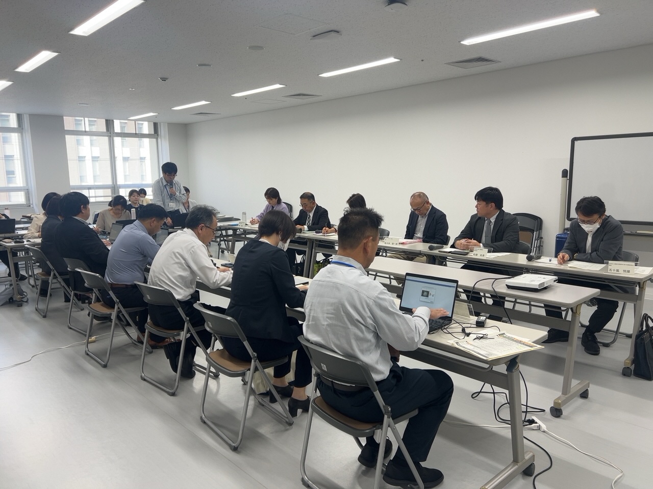 第二回検討委員会の様子