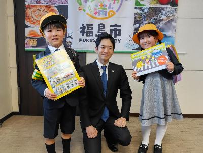 0218新入学児童交通安全用具贈呈