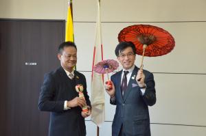 ミャンマー連邦共和国エーヤワディ管区大臣と市長