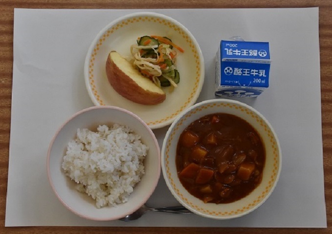 給食の写真