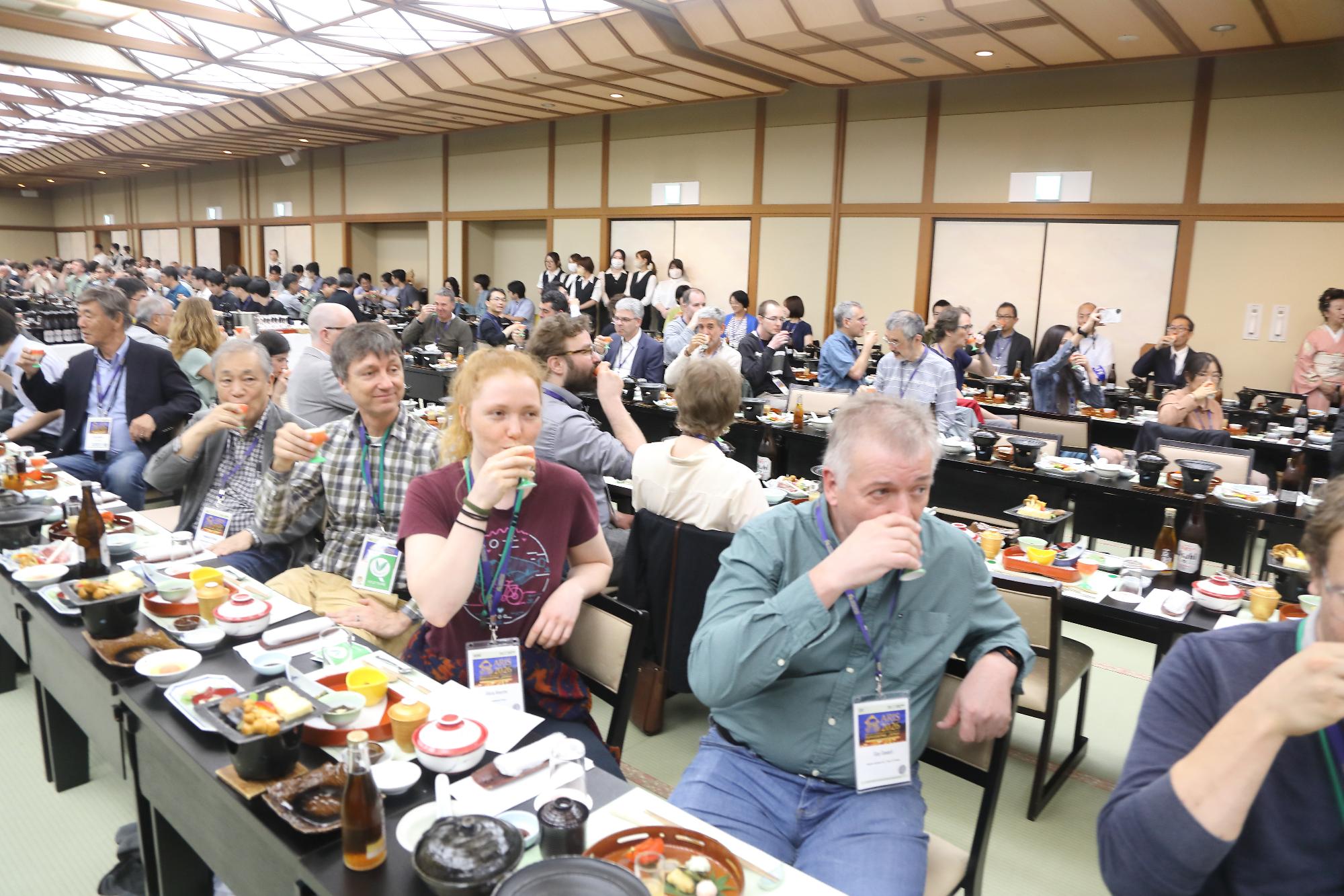 懇親会を楽しむ参加者