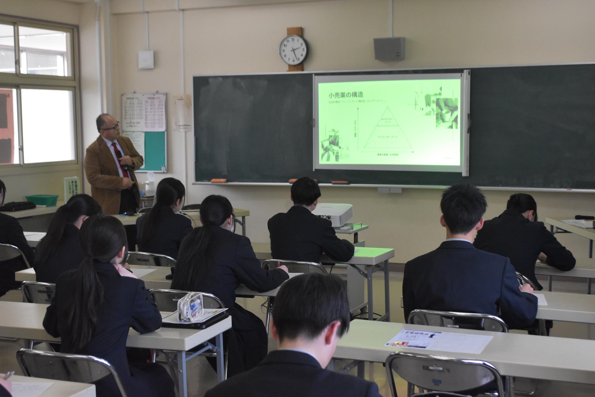 株式会社ハシドラッグが企業説明をしている画像