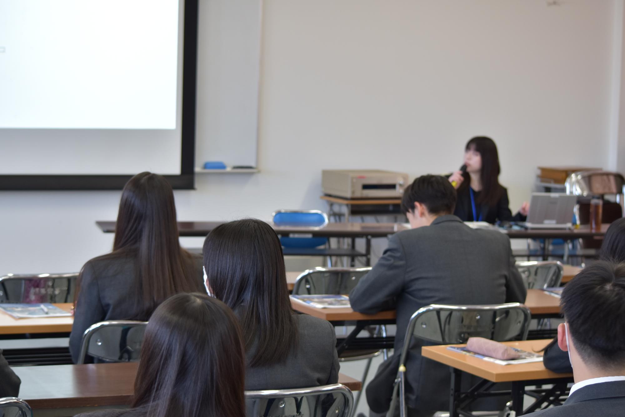 福島市役所が企業説明会をしている画像