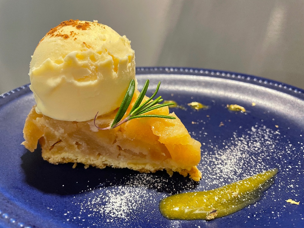 りんごのタルトタタン