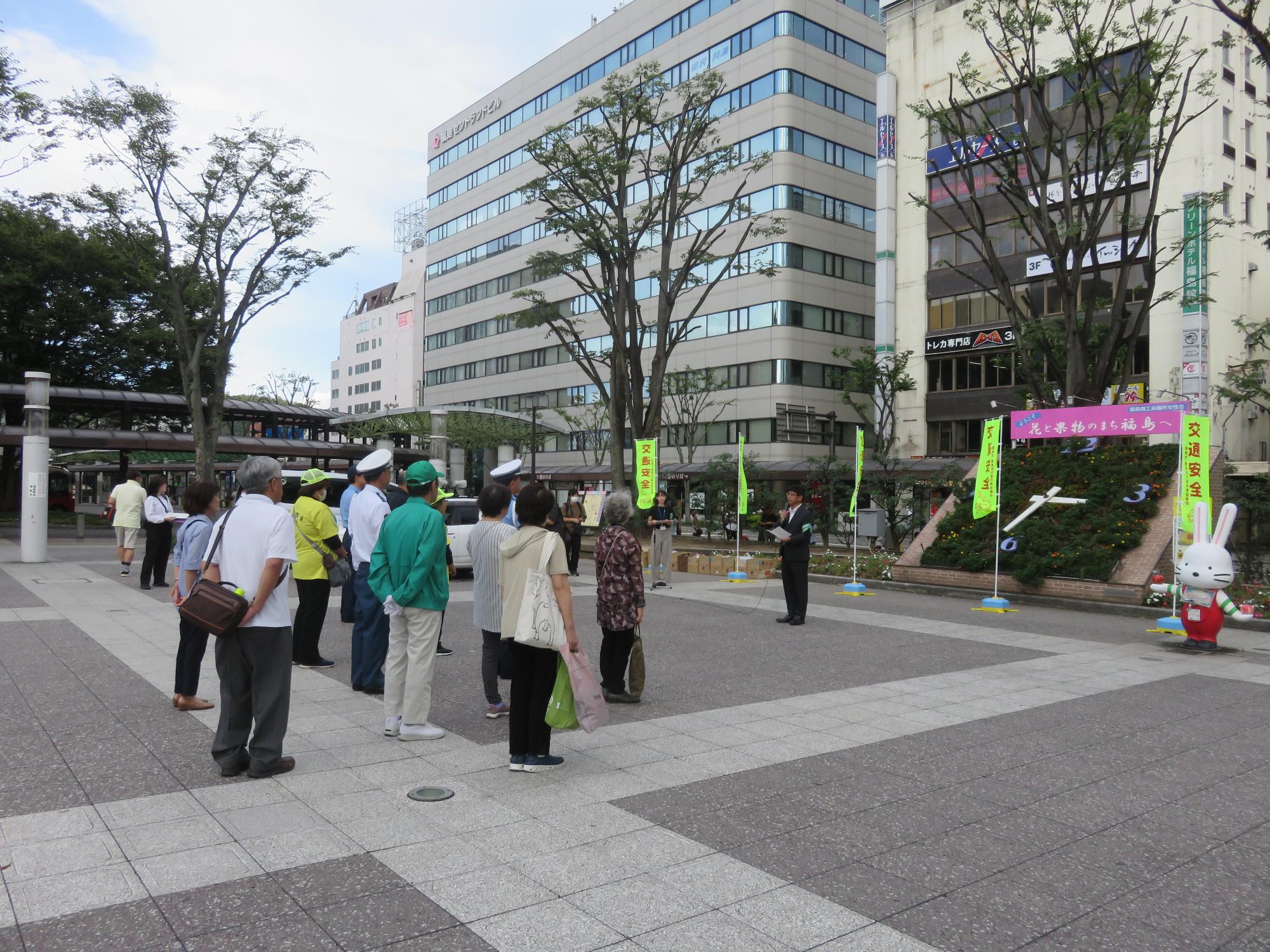 街頭啓発キャンペーンの様子
