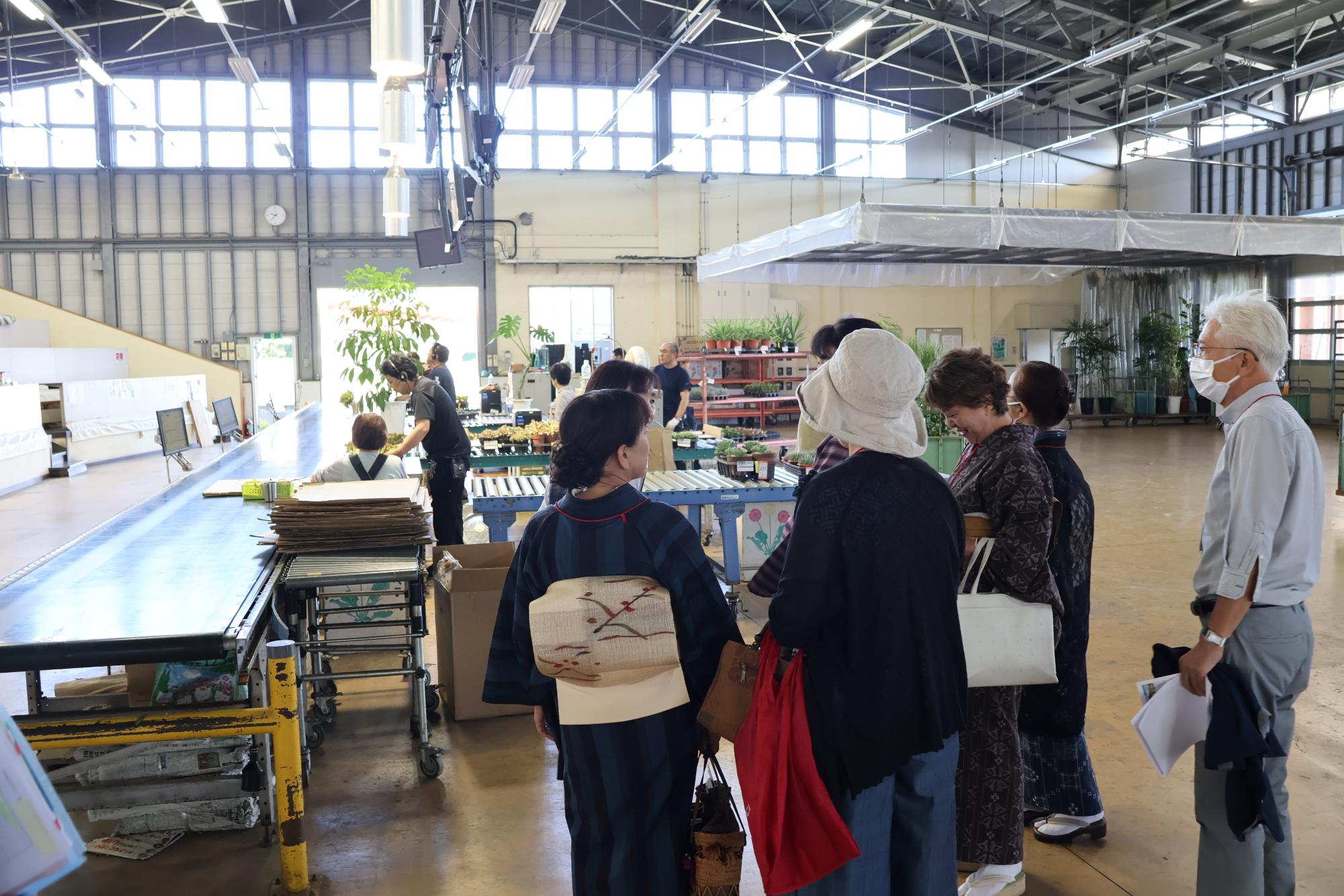 市場で競りを見学