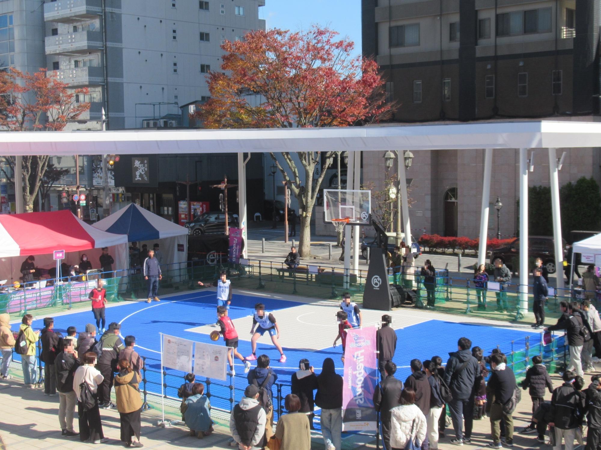 R7ボンズフェスタ3x3コート周辺の様子