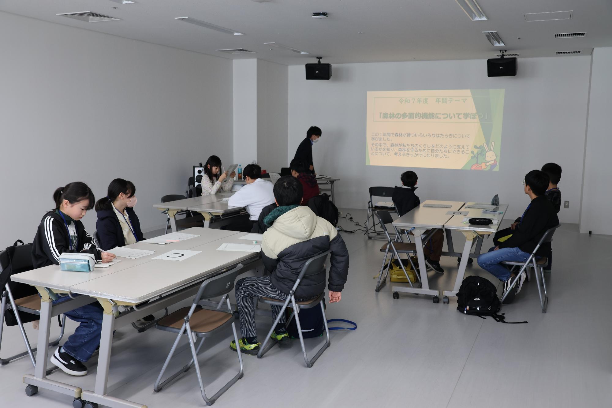 1年間を振り返る隊員