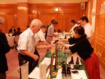 蔵元がお酒を提供