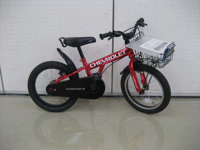 車体が赤色の子供用自転車