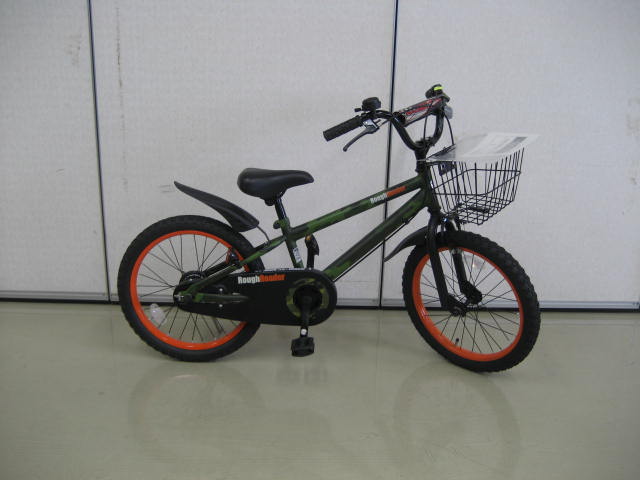 車体が緑色の子供用自転車