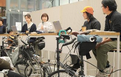 佐藤さんが話す様子