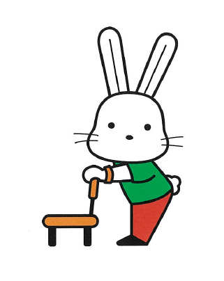 緑色のシャツを着たウサギが椅子の背もたれを持ち立っているイラスト
