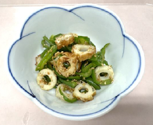 ピーマンとちくわのごま和え