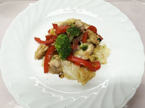 鶏もも肉と野菜のレモン蒸し