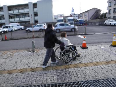 車いす点字ブロック体験