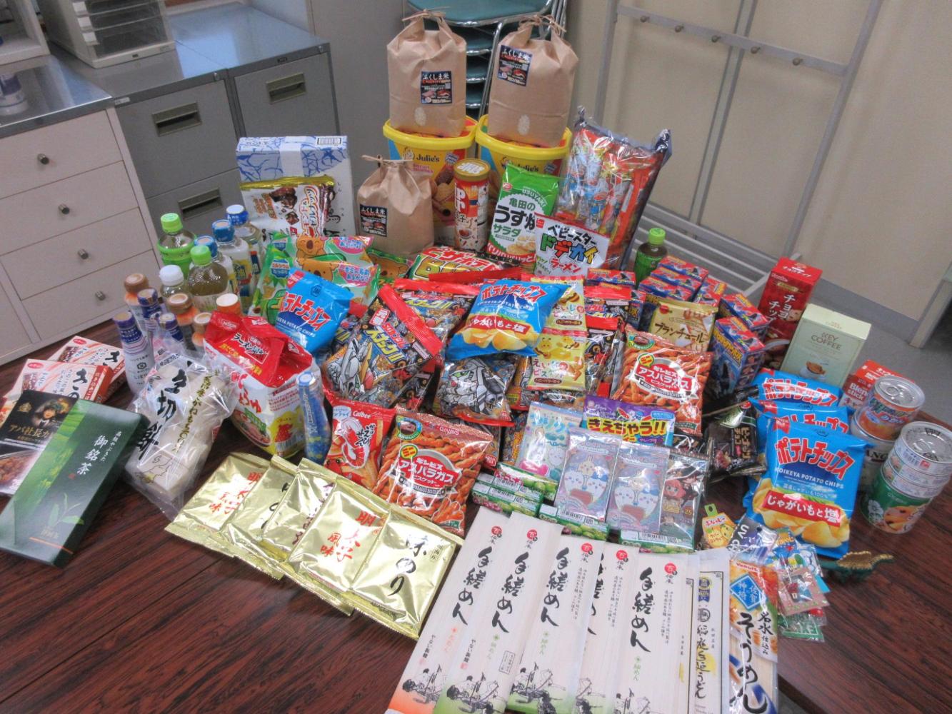 庁内フードドライブで集まった食品