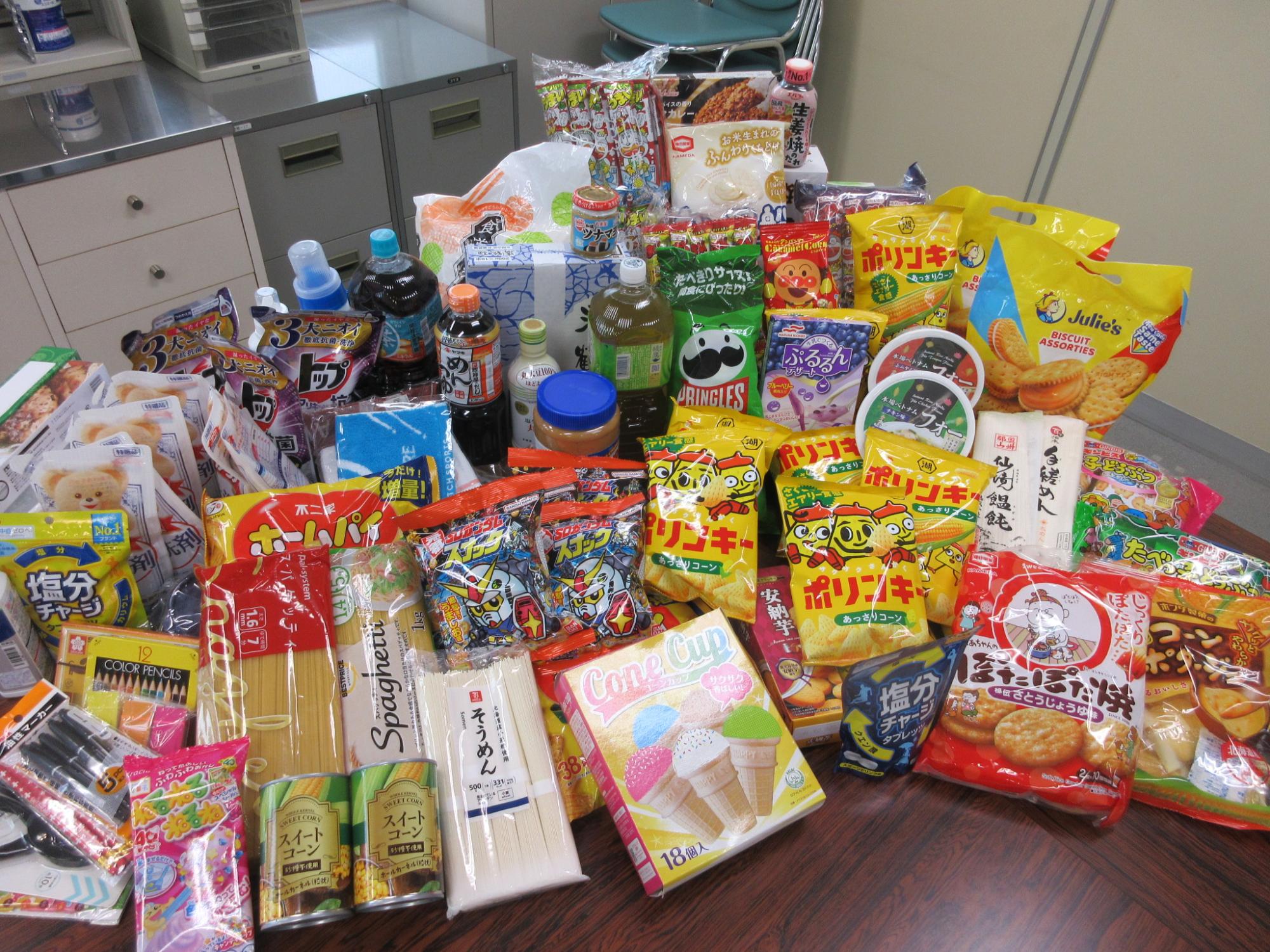 庁内フードドライブで集まった食品