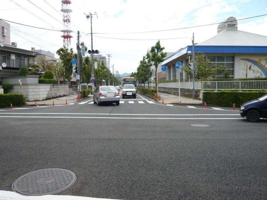 市道杉妻町・御山線（霞町工区）の道路の写真