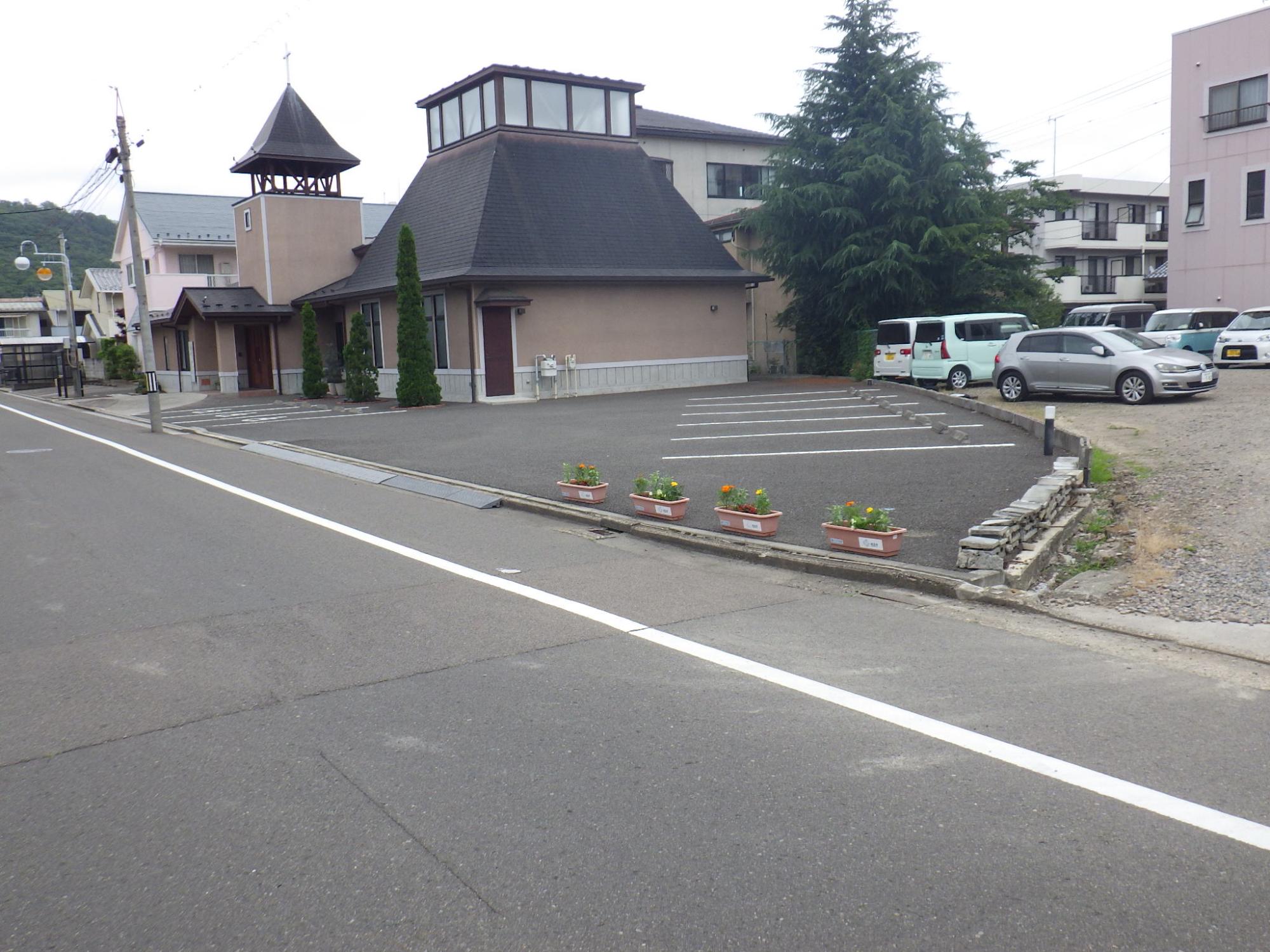 信夫山ストリートに設置したプランター