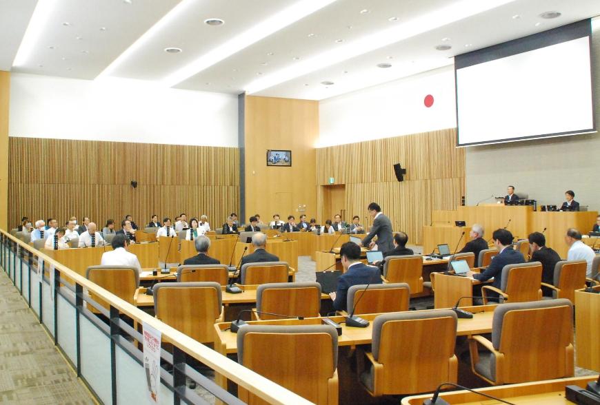 議場での会議の様子