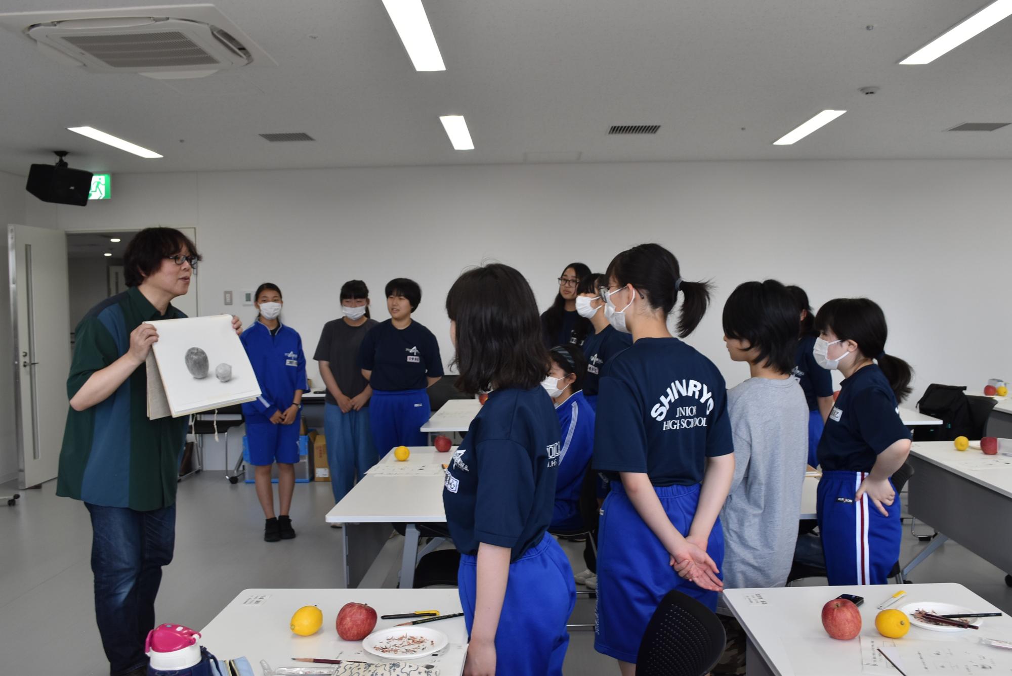 齋氏による全体指導の様子