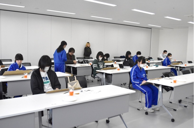 デッサンの様子