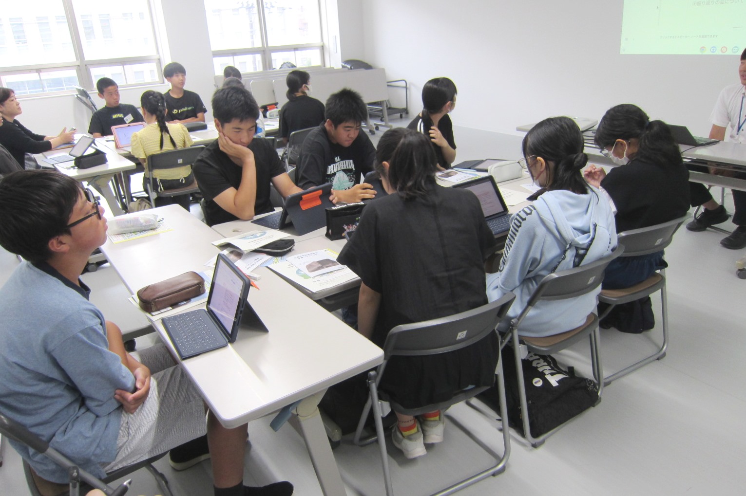 説明を聞く様子
