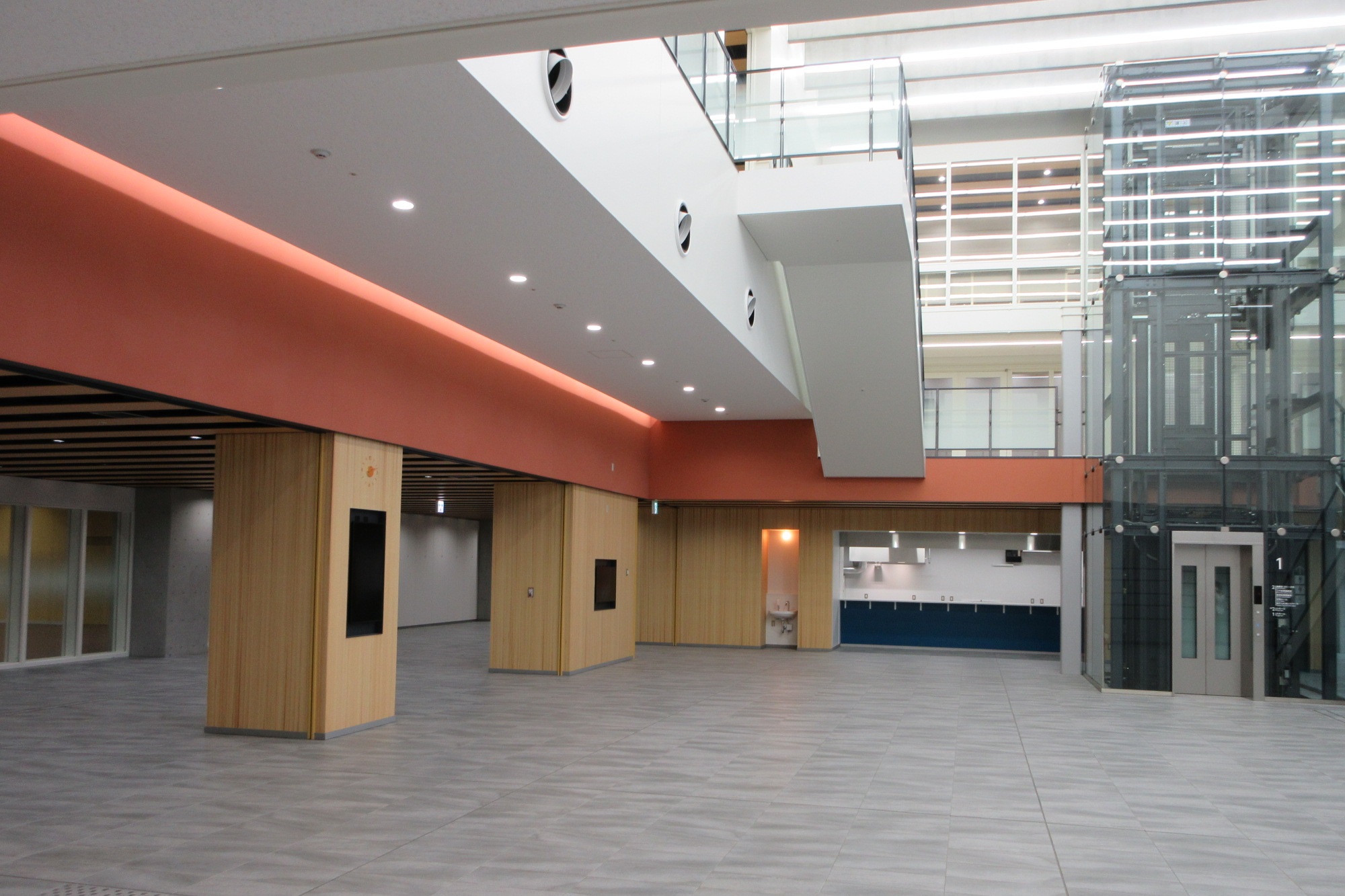 複合棟エントランスホール