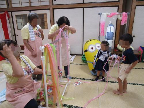 9/16 「お祭りごっこ」ひもくじでお菓子がたくさん当たりました！