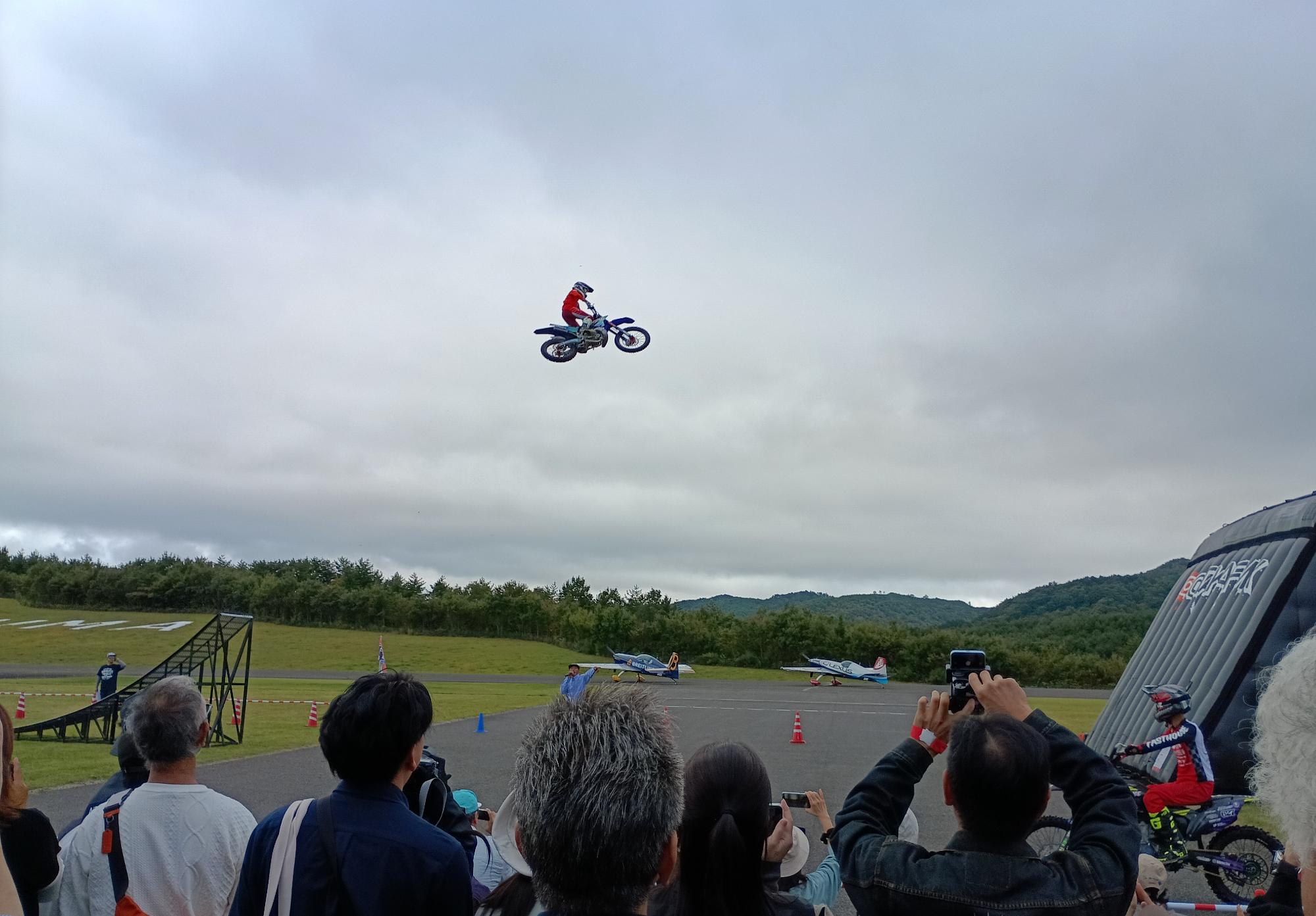 1012フライトエンターテイメント2