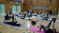 寝転んで足の運動