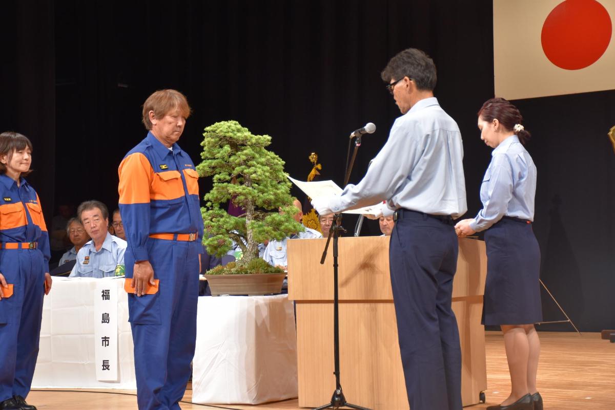 福島県消防協会定例表彰の受章の様子
