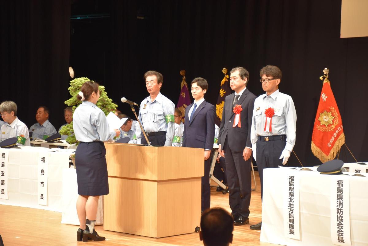 受章者代表謝辞の様子