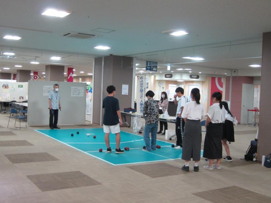 ボッチャ体験の写真