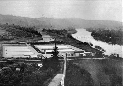 大正14年創設当時の渡利浄水場の写真