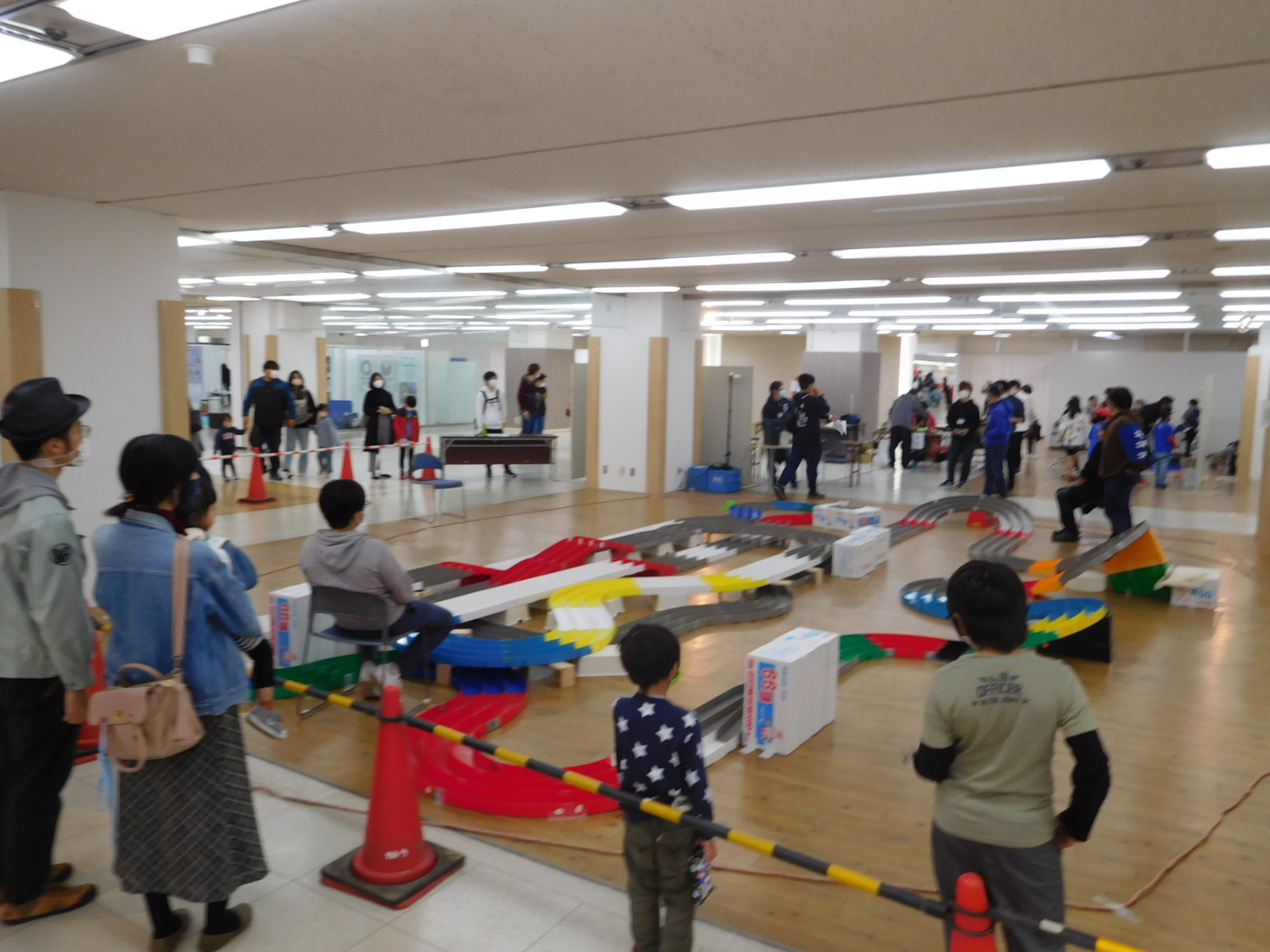 街なか交流館（ミニ四駆の走行）